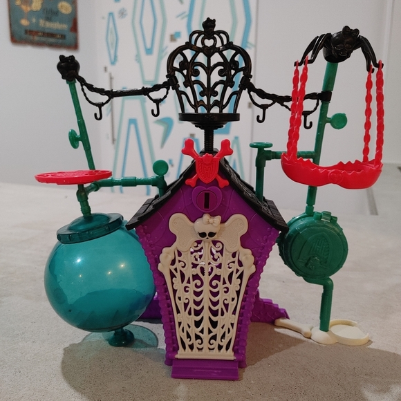 Monster High playset - Picture 1 of 2